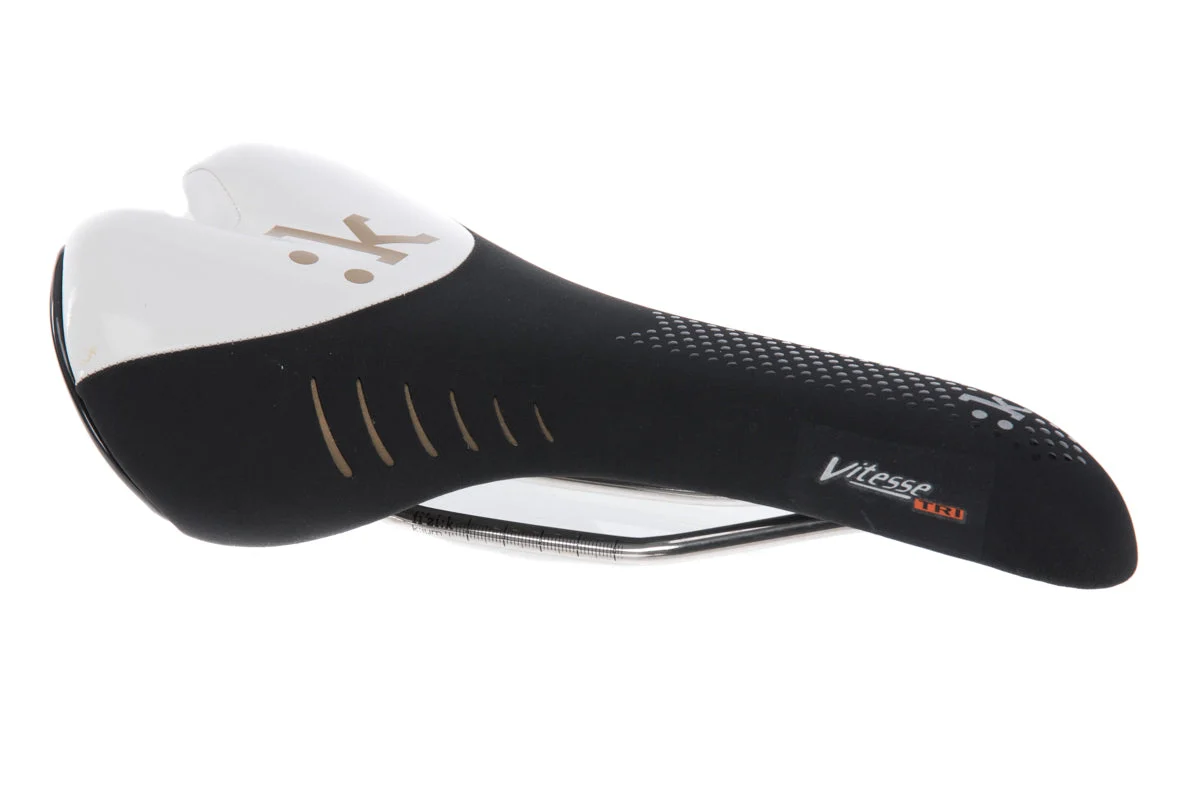 Fizik Vitesse Tri Saddle 148mm Kium Rails Black/White